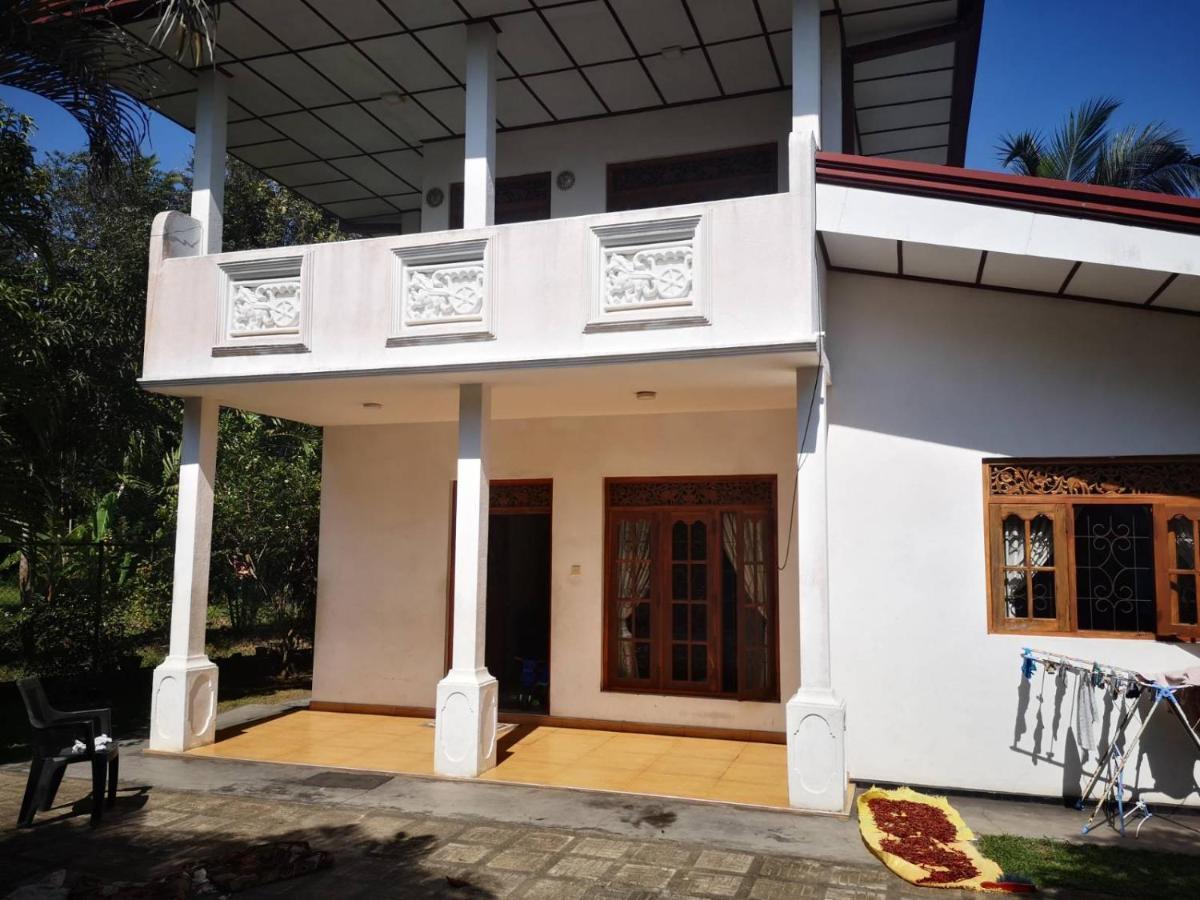 Sithu Guesthouse Bentota Exterior photo
